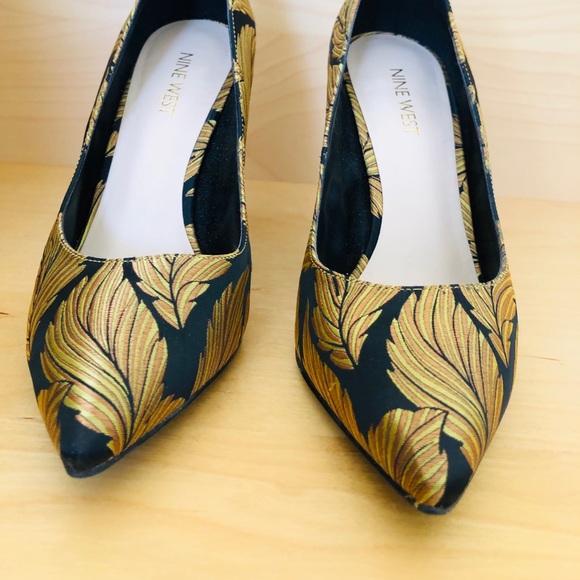 Nine West gold pattern pumps - Picture 3 of 6